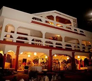 coral-cove-resort-spa.comcaribbean.com/