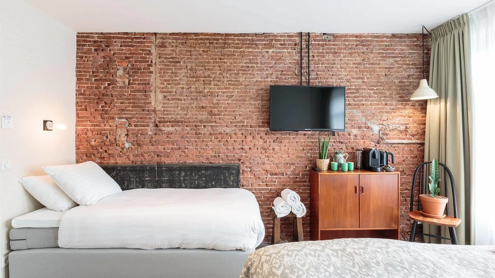 ***  Hotel Dwars Amsterdam Netherlands